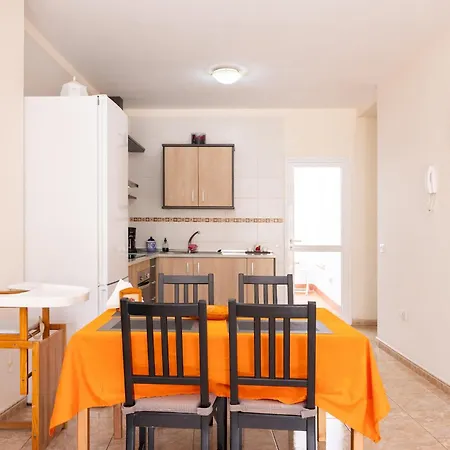 Home2book Warm Family Гуимар