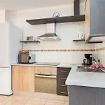 Apartment Home2book Warm Family
