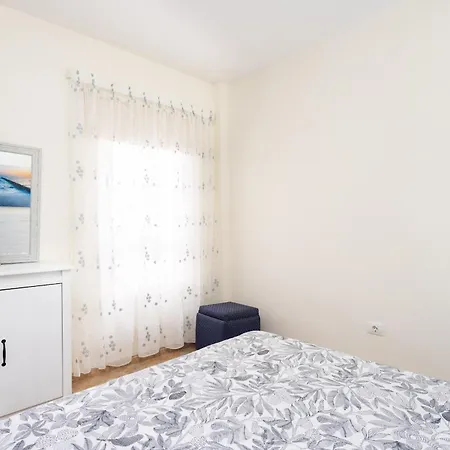 Apartman Home2book Warm Family